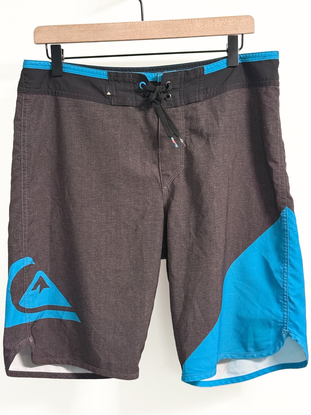 Quiksilver Gray Blue Board Shorts Men’s 32 Colorblock Swim Trunks
